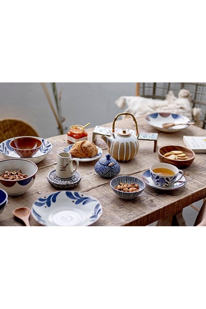 Iris Teapot W/Strainer White Stoneware
