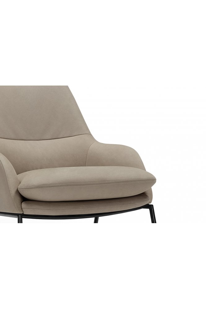 Hol Armchair
