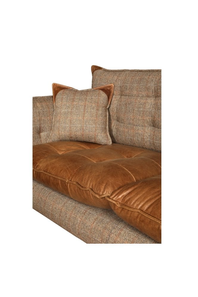 Gent 3 Seater Hunting Lodge